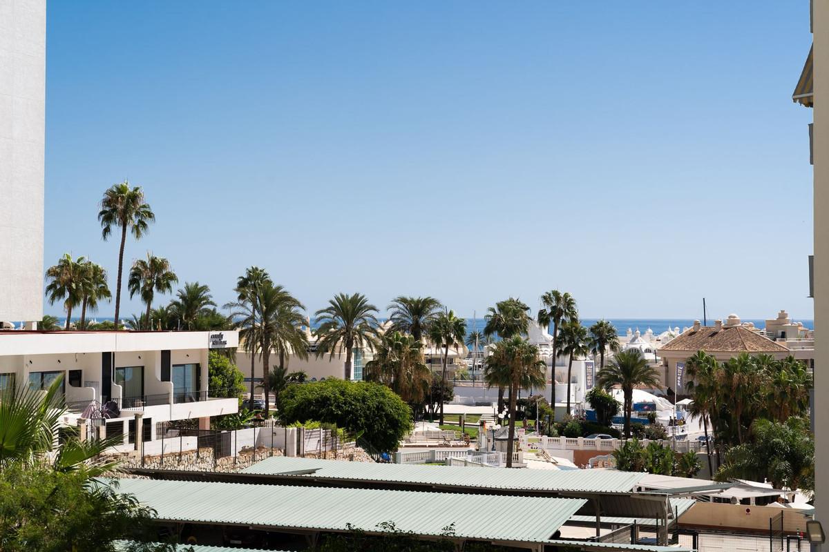 Apartment Middle Floor in Benalmadena Costa