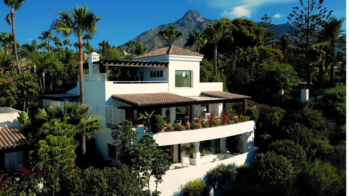 Villa Semi Detached in The Golden Mile