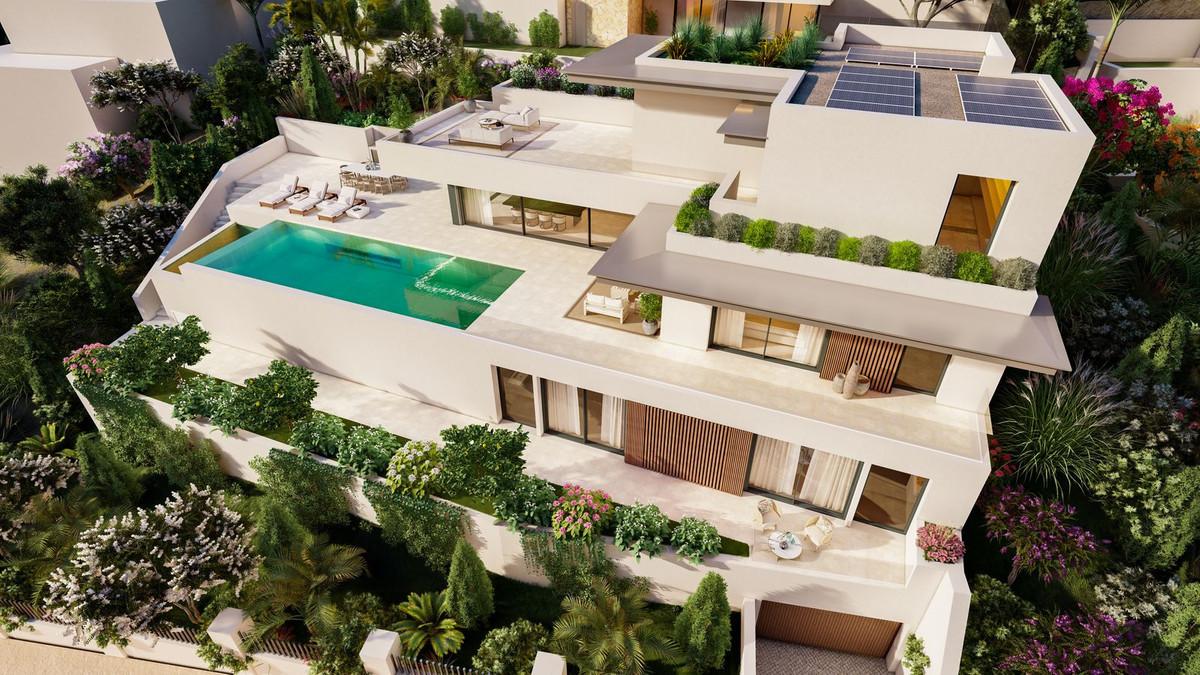 House Detached Villa in Altos de los Monteros