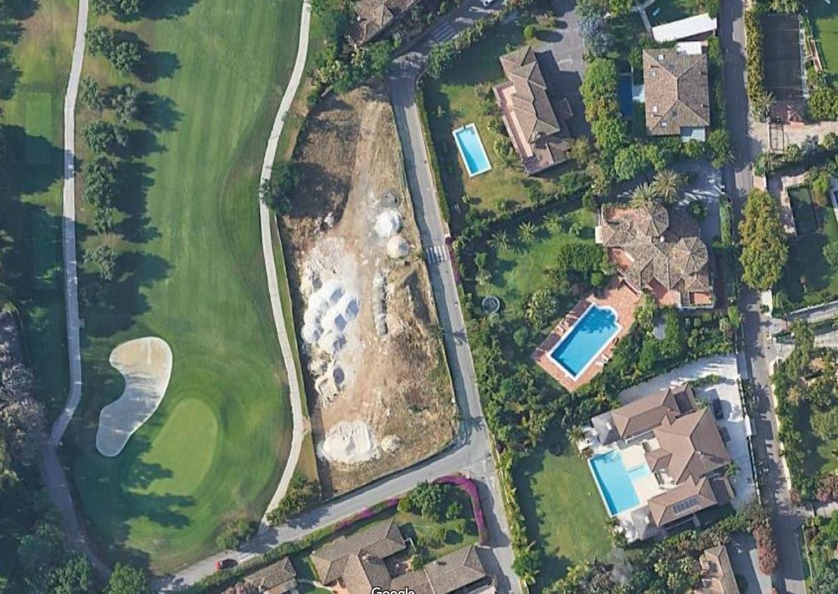 Plot Land in Guadalmina Baja