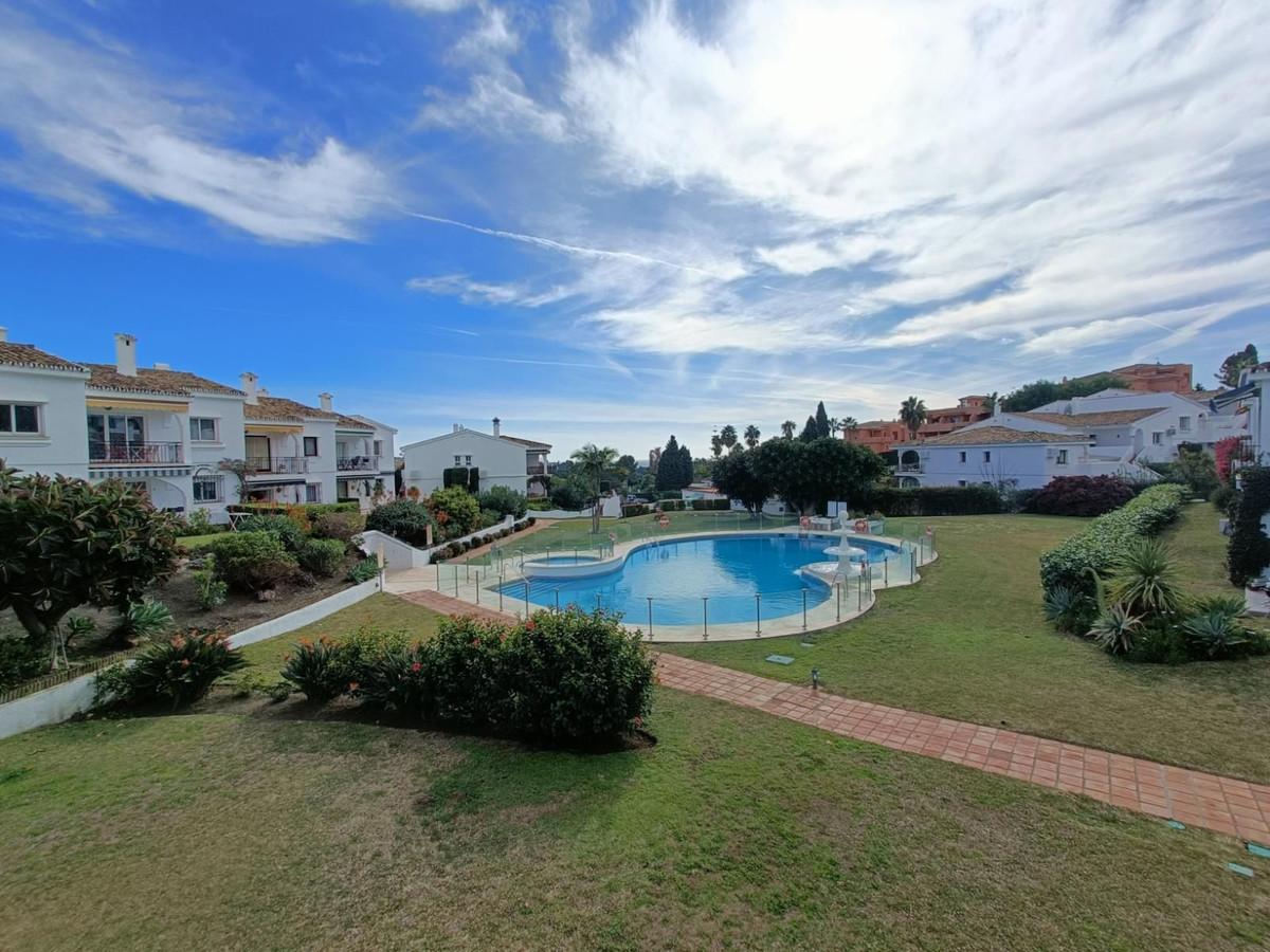 Apartment Penthouse in Estepona
