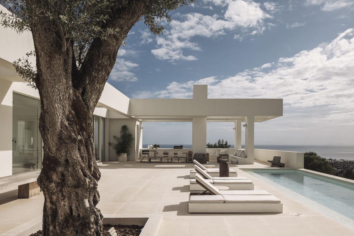 Villa Detached in Altos de los Monteros