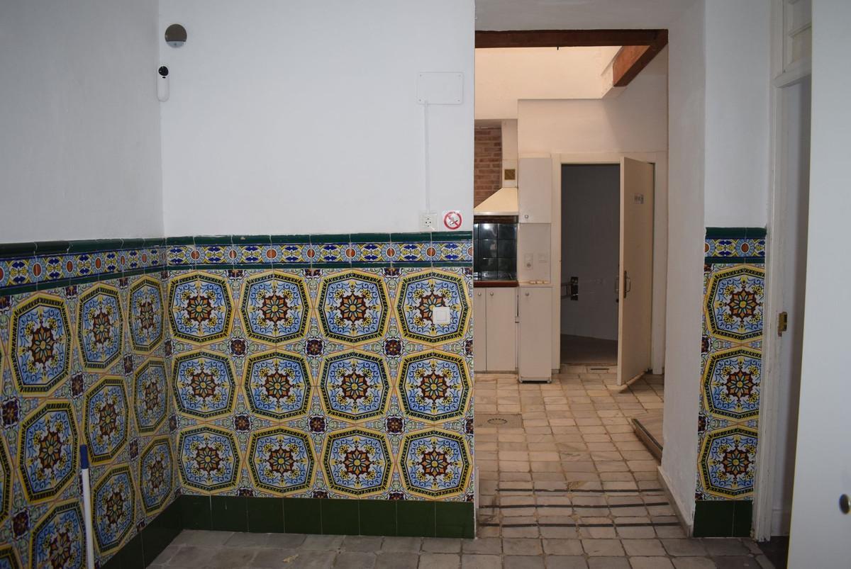 Commercial Hotel in M&aacute;laga Centro
