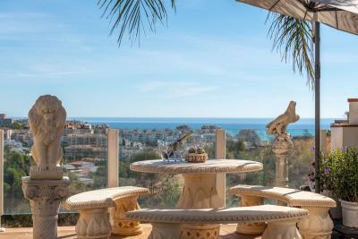 R5498362, Villa Detached in Torrequebrada
