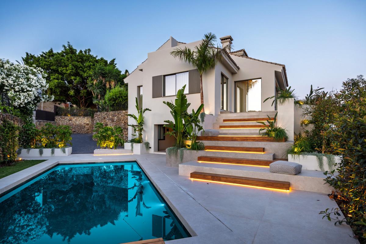 Villa Detached in Nueva Andaluc&iacute;a