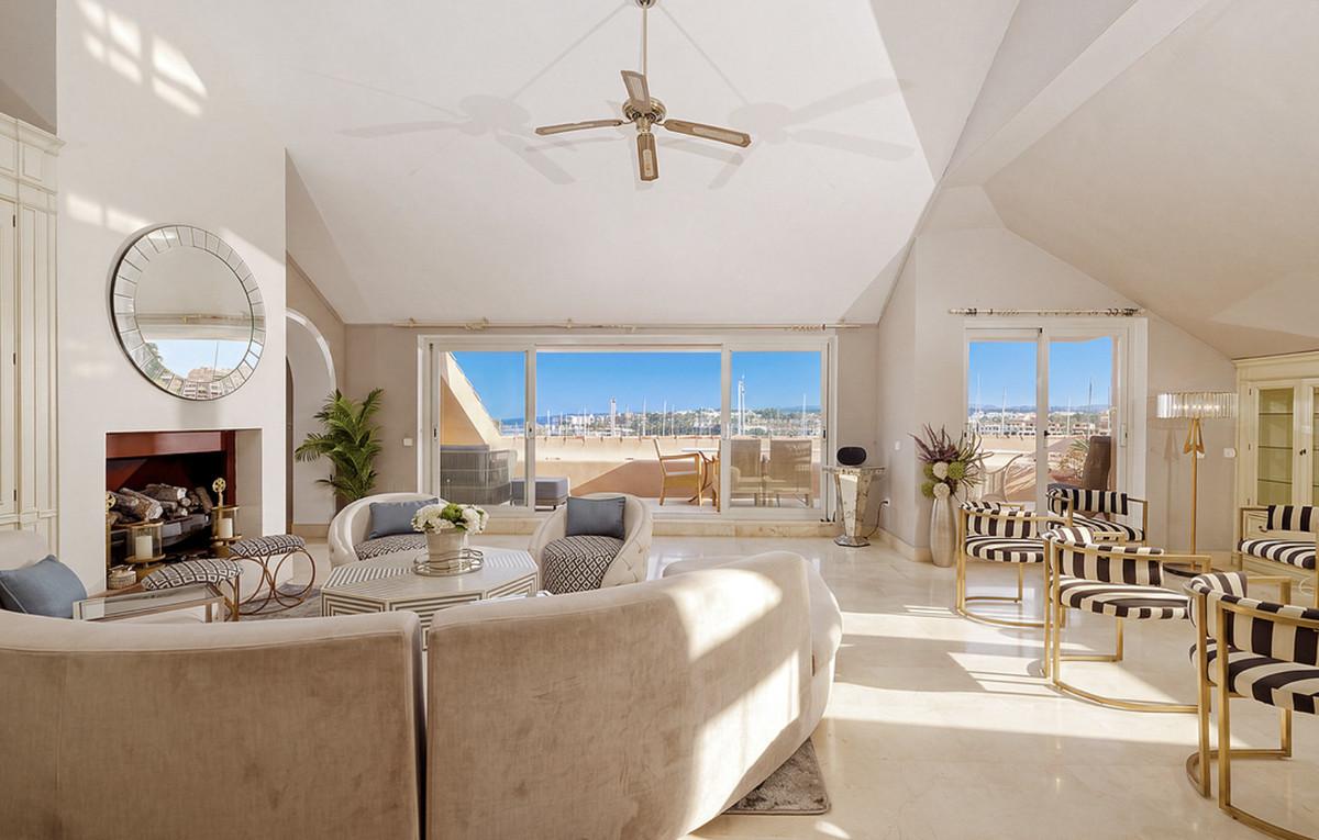 Apartment Penthouse in Sotogrande Marina