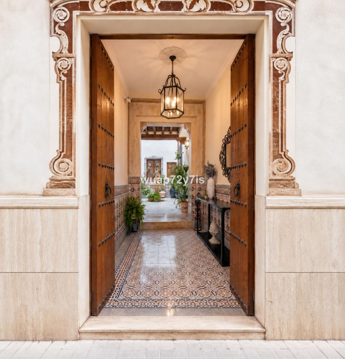 Commercial Hotel in M&aacute;laga