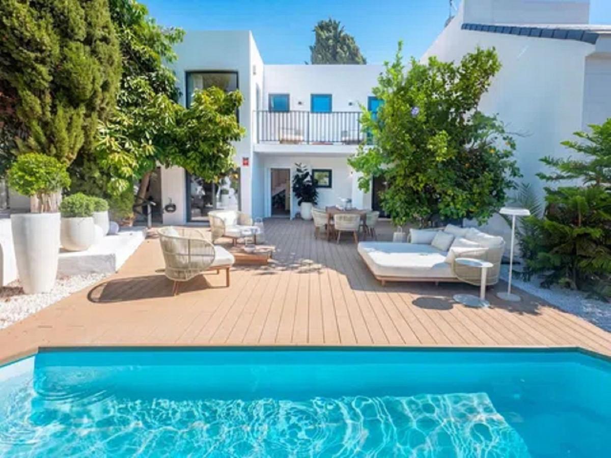 Villa Semi Detached in Los Pacos