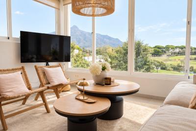 R5506867, Apartment Penthouse Duplex in Aloha