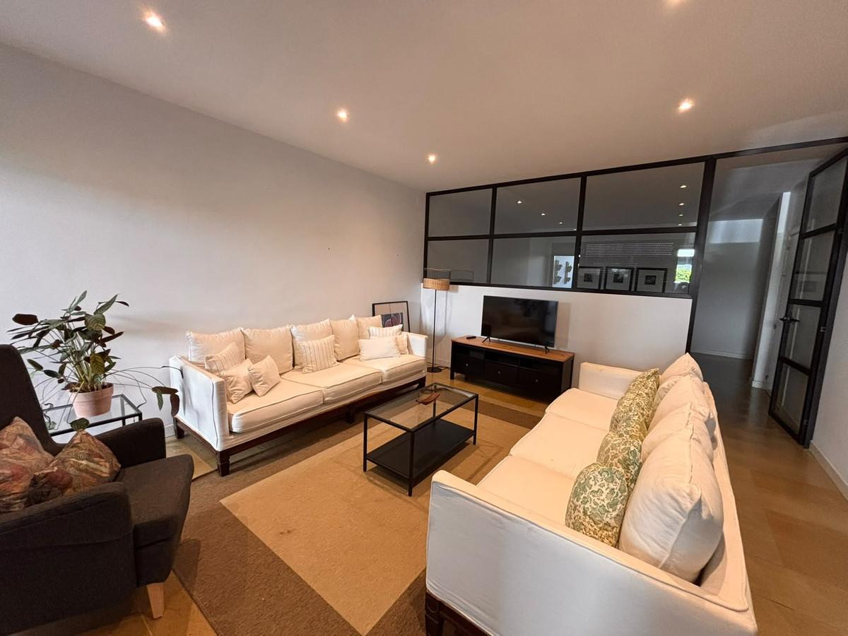 Villa Semi Detached in San Enrique