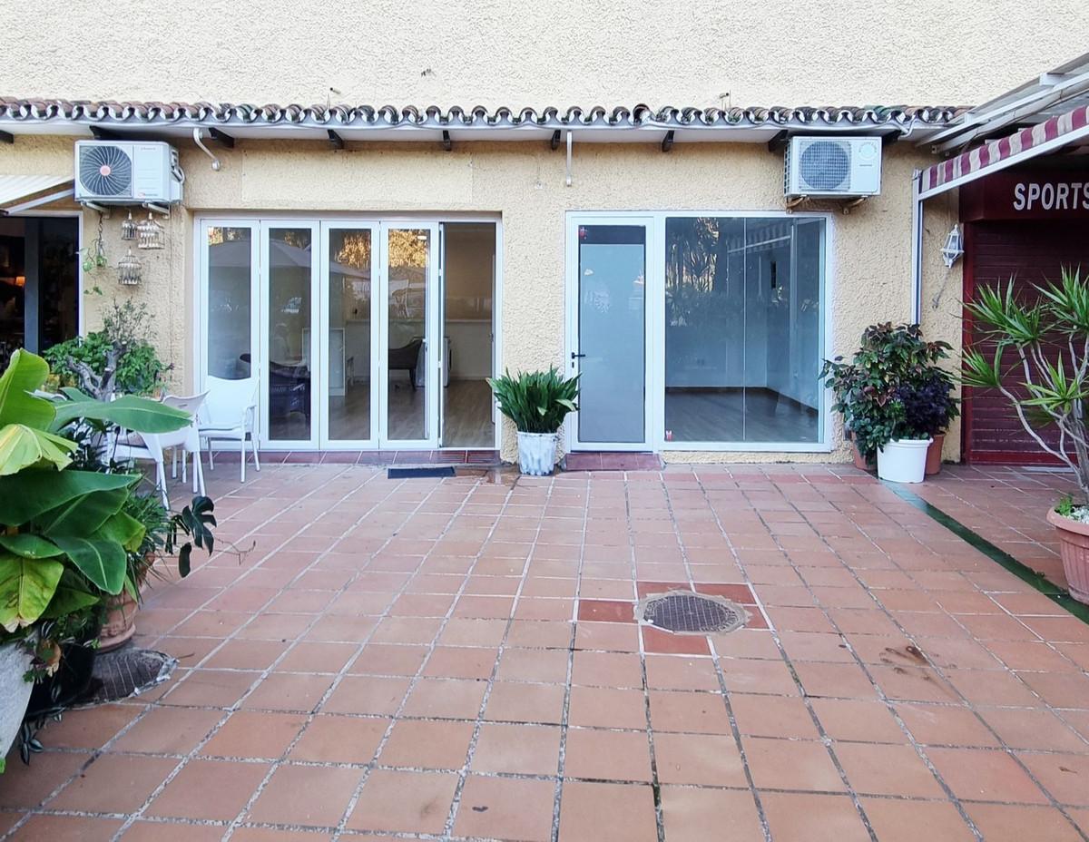Commercial Commercial Premises in Marbesa