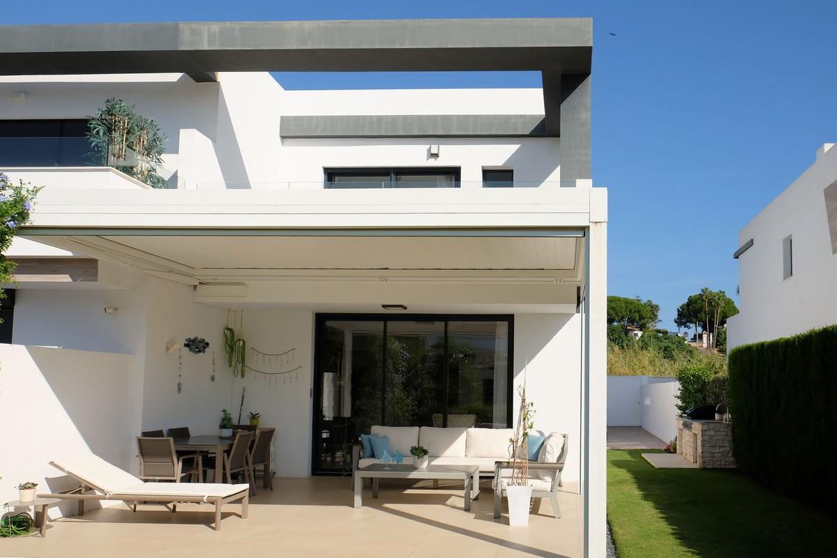 Villa Semi Detached in Selwo
