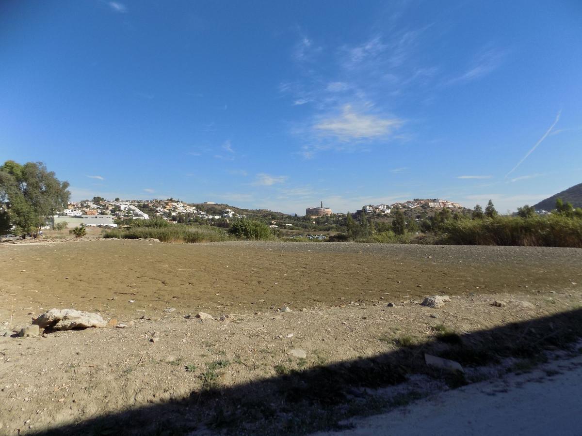 Plot Commercial in Co&iacute;n