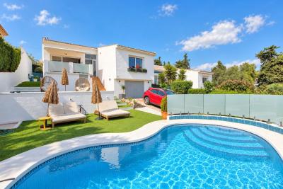R5523442, Villa Detached in El Chaparral