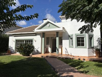 R5530258, Villa Detached in Calahonda
