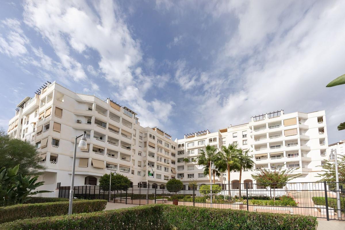 Apartment Middle Floor in Nueva Andalucía
