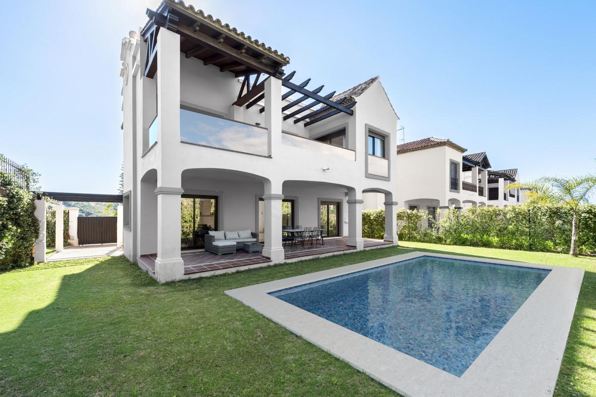 Villa Semi Detached in Estepona